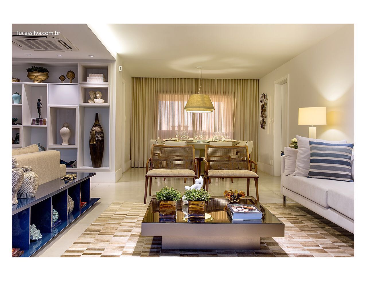 Apartamento na Praia do Forte — Living integrado